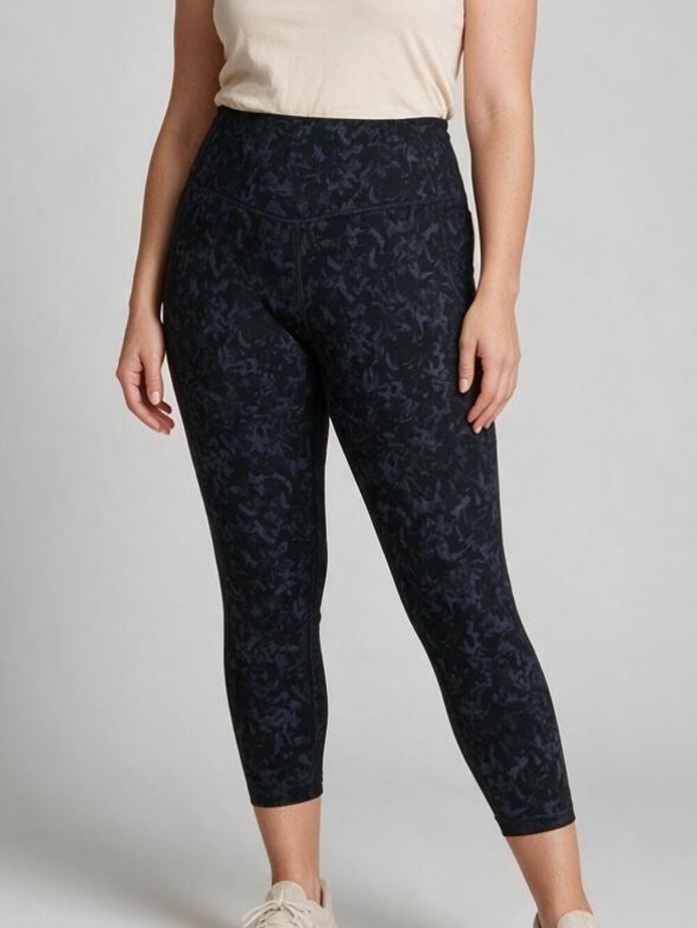 Danskin Navy & Black Camo Capri Leggings